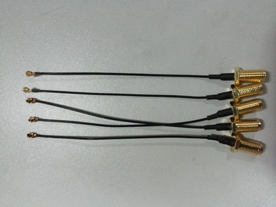 廠家低價直銷各類射頻連接線，深圳市鴻聯(lián)興科技助力通信設備零配件供應